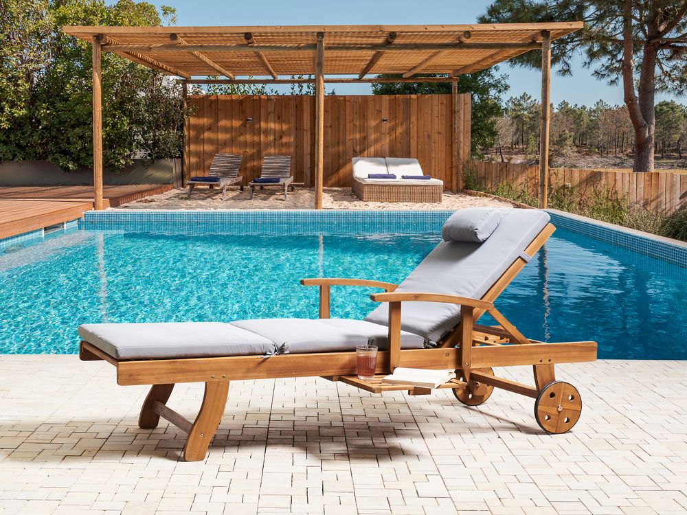 Cuscino Imbottito per Lettino Prendisole Tessuto grigio scuro per esterni dal design moderno