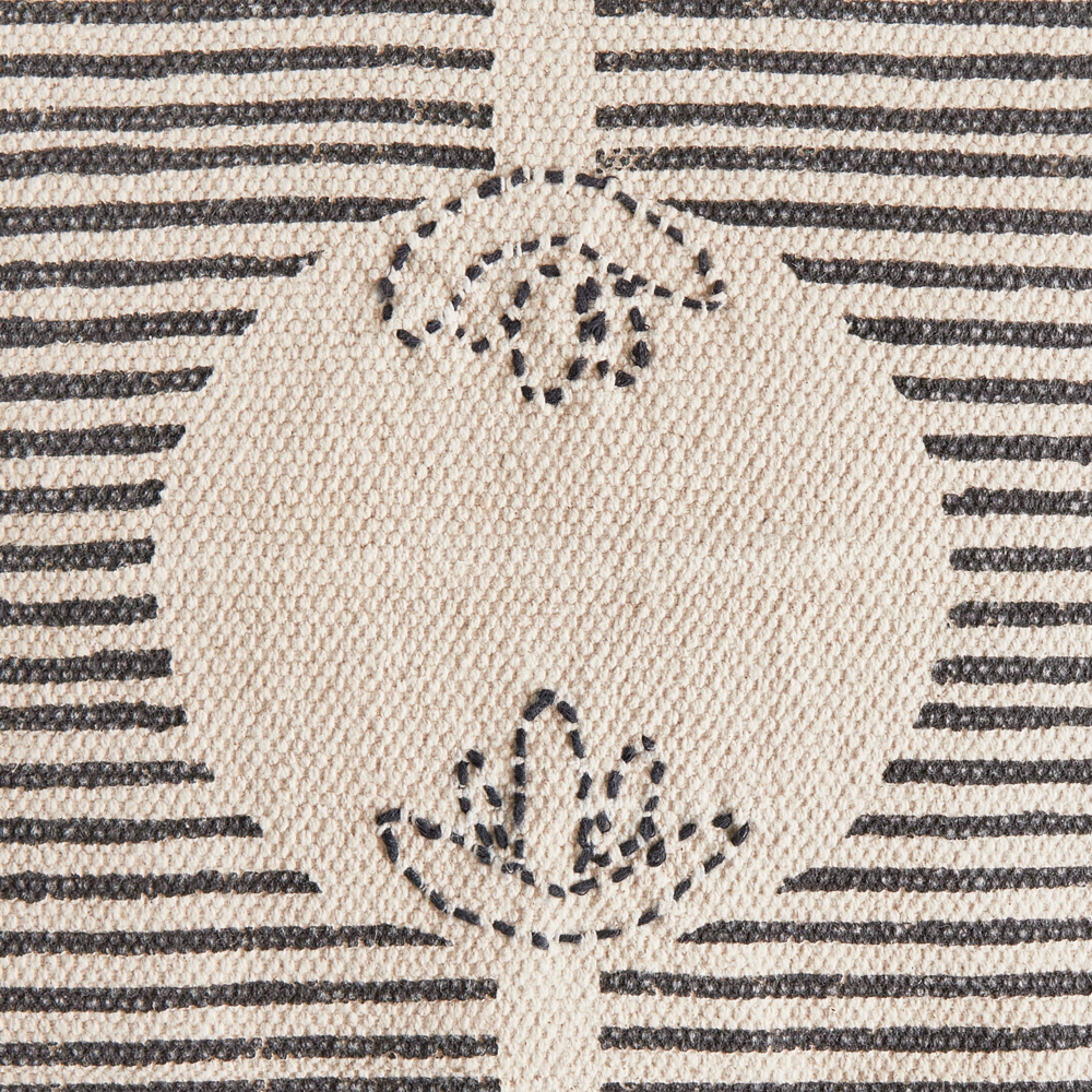 Pouf ottomano grigio in tessuto, poggiapiedi quadrato stile retrò boho