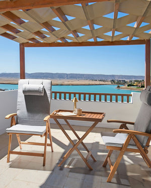 Set di 2 sedie da giardino in legno di acacia chiaro con cuscini grigio pieghevoli in stile rustico resistente ai raggi UV