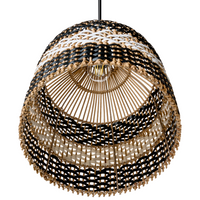 Lampada a sospensione con paralume in rattan bianco e nero intrecciato struttura in ferro stile boho