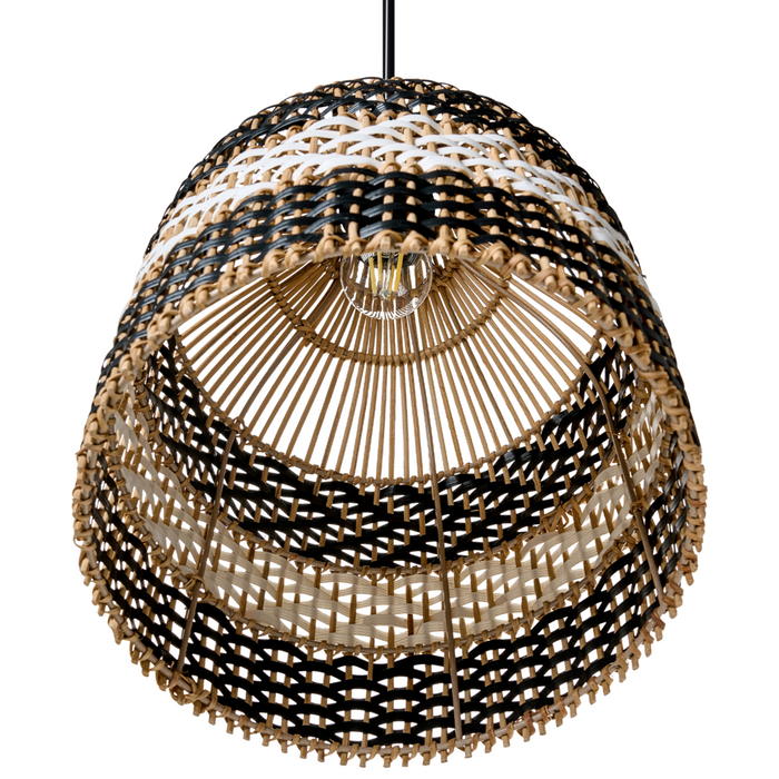 Lampada a sospensione con paralume in rattan bianco e nero intrecciato struttura in ferro stile boho
