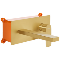 Rubinetto a parete in ottone con finitura oro monocomando bagno elegante
