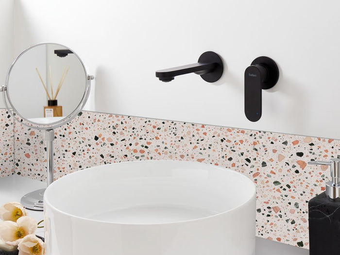 Miscelatore monocomando a parete per lavabo in ottone nero stile elegante