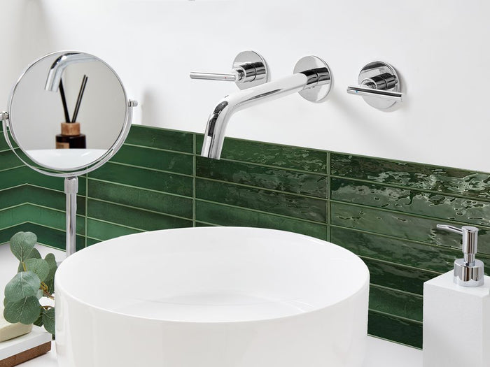 Rubinetto a doppia leva per lavabo a parete in ottone argento