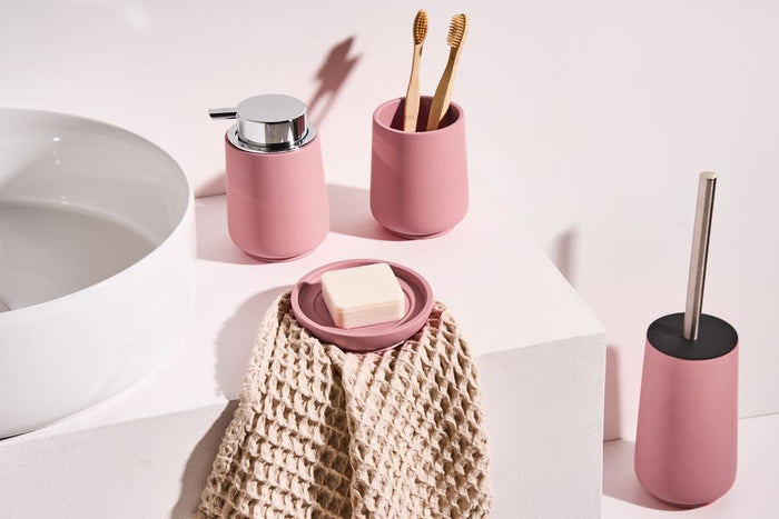 Set di 4 accessori in poliresina rosa per il bagno stile elegante semplice