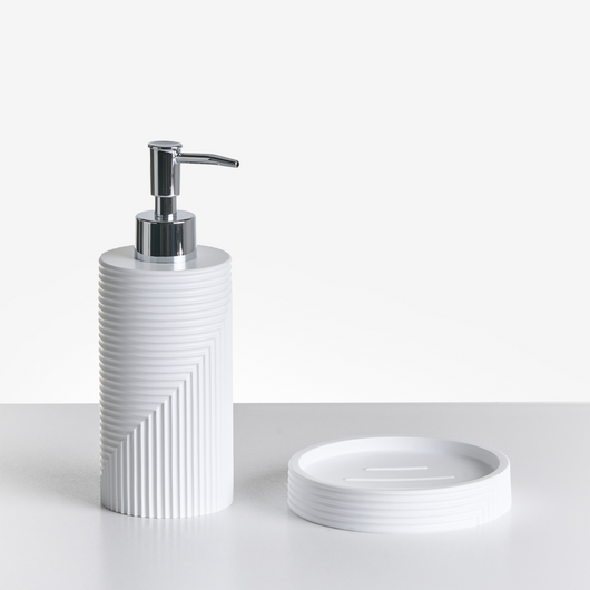 Set accessori bagno 5 pezzi portasapone, dispenser, porta scopino, bicchiere, porta spazzolini colore bianco