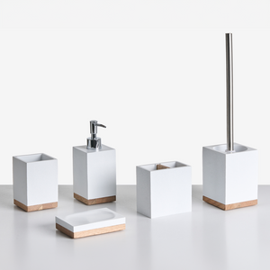 Set di 5 accessori da bagno con portasapone, dispenser, scopino, bicchiere e portaspazzolini bianco