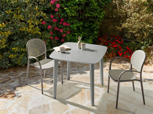 Tavolo da pranzo da giardino Grigio chiaro Struttura sintetica 4 posti resistente alle intemperie Patio esterno