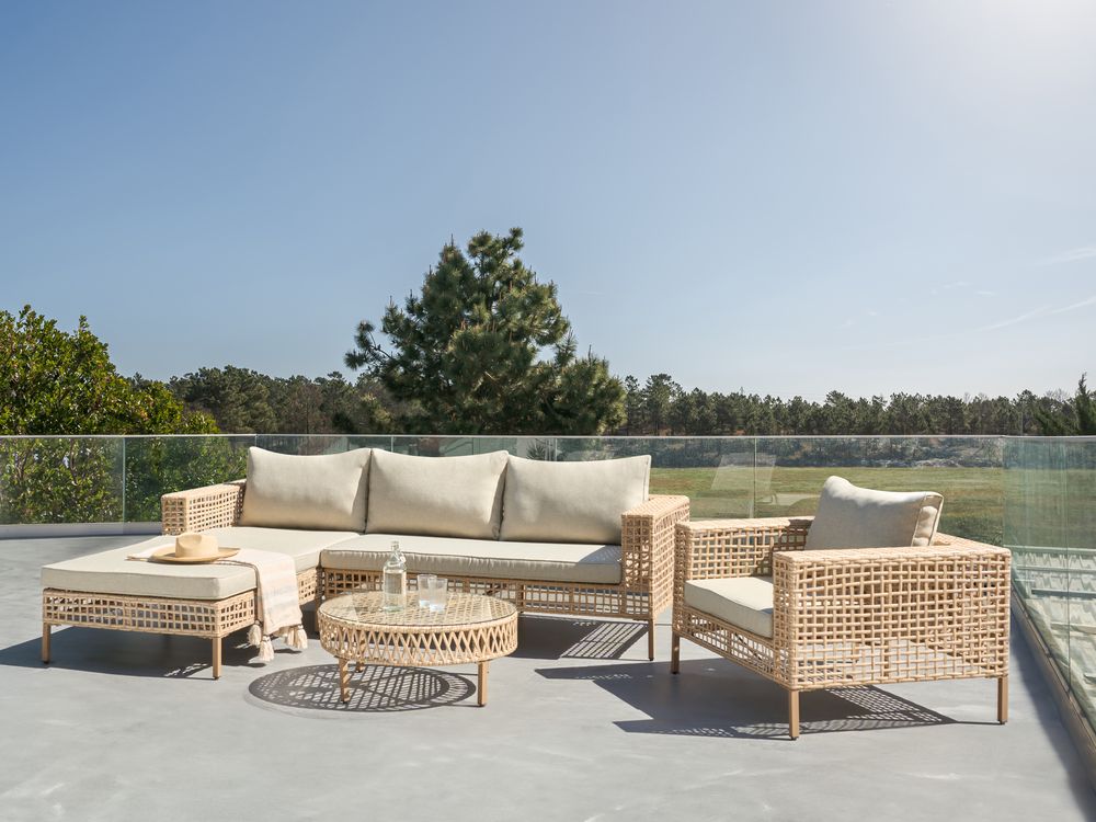 Set da giardino lato destro beige in rattan PE a 4 posti con cuscini tavolino e poltrona