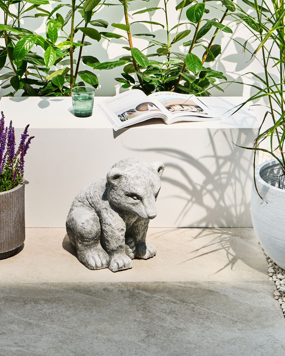 Statuetta decorativa in ferro a forma di orso grigio per interni ed esterni