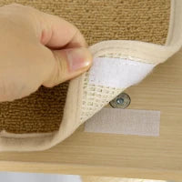 Mobile per Lettiera Casetta per Gatti con Spazio Portaoggetti e Pali Tiragraffi, in Legno, 107x54x70 cm