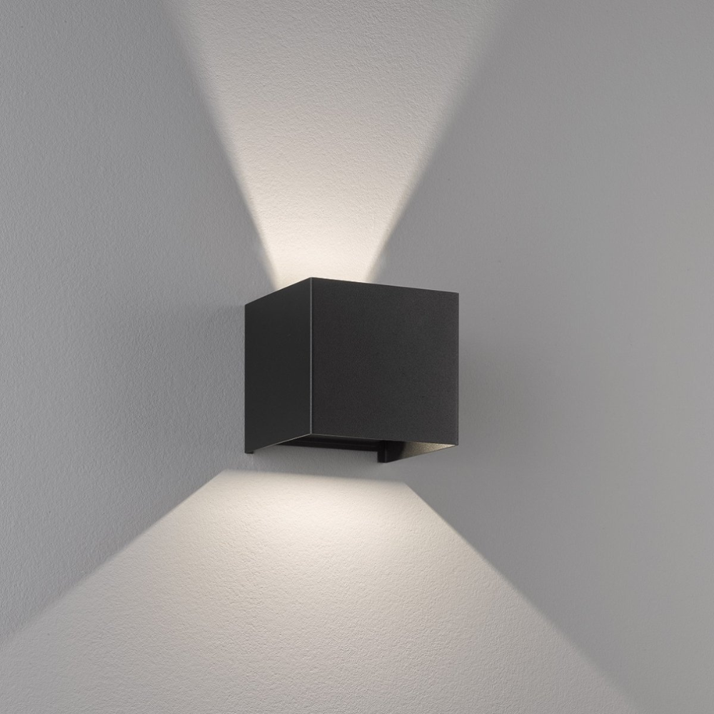 Applique led wall formato cubo colore nero potenza 6,8 watt luce naturale 4000k