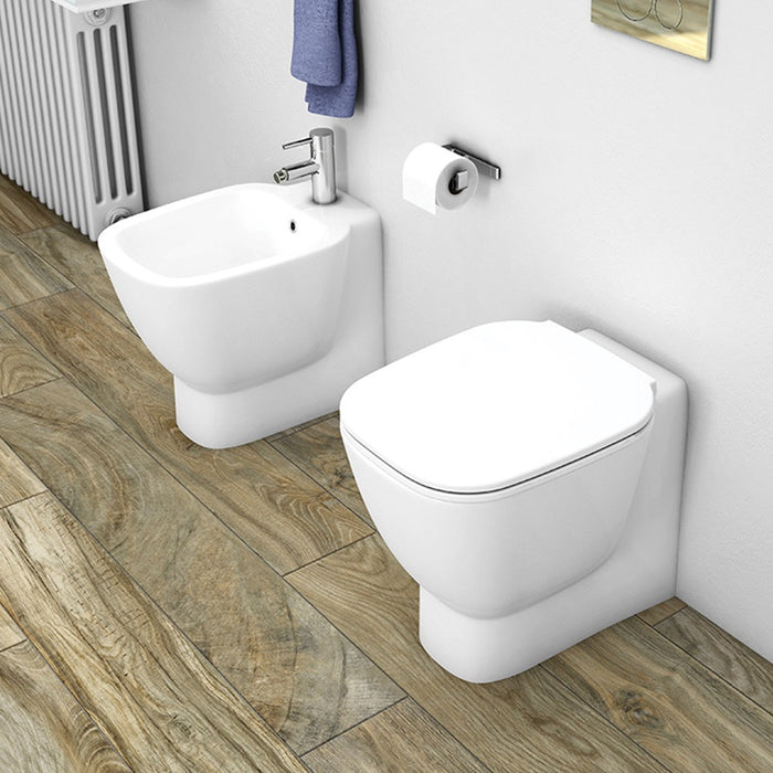 Vaso filomuro Rak serie One scarico multiplo con curva tecnica inclusa