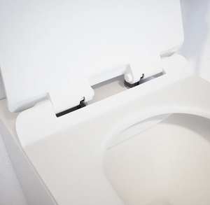 Vaso sospeso rimless in ceramica bianco lucido con copri-wc soft-close €“ SIMONA Regos