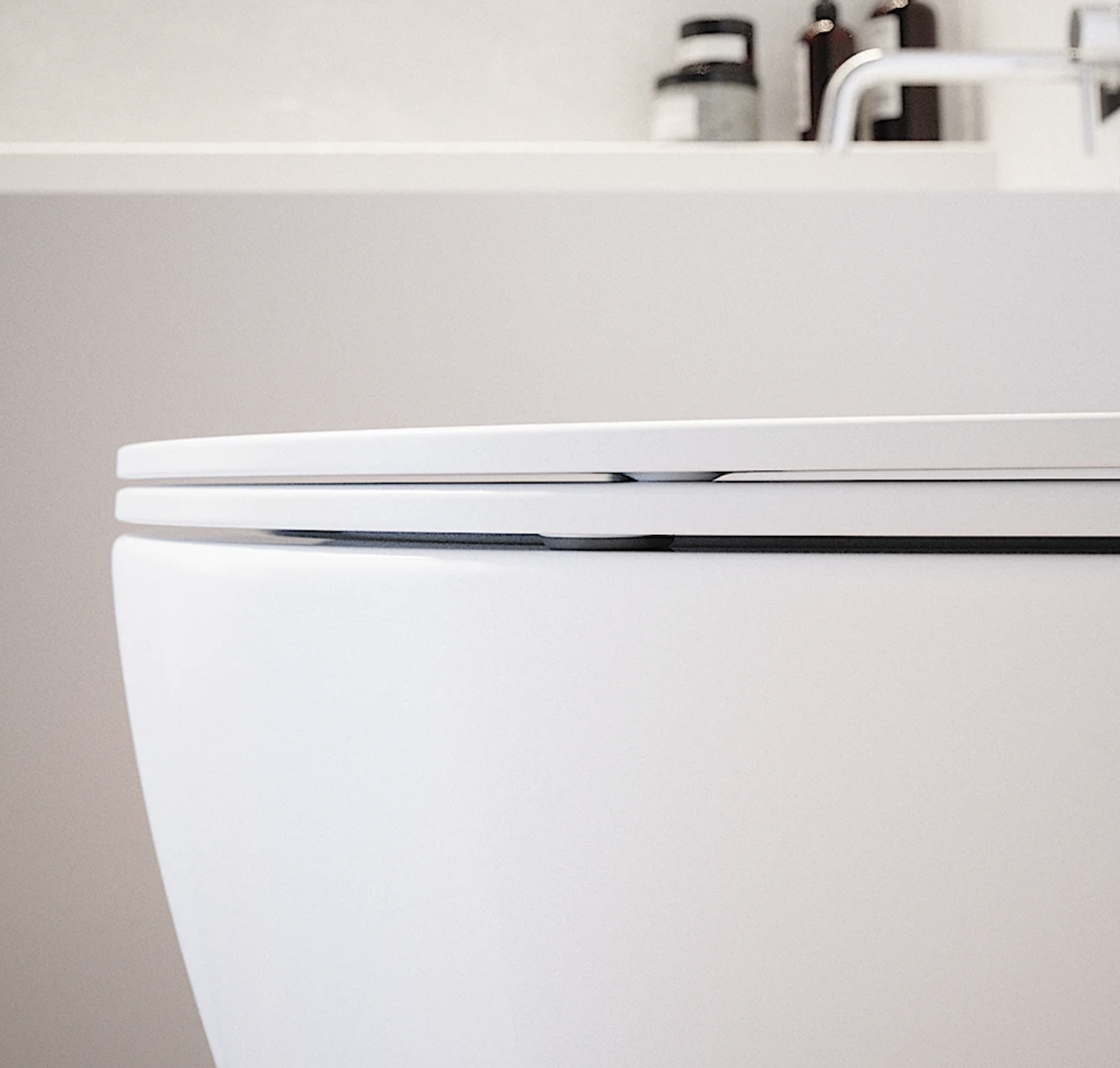 Vaso sospeso rimless in ceramica bianco lucido con copri-wc soft-close €“ SIMONA Regos