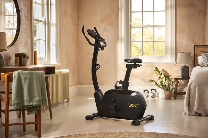 Vélo de Fitness - Reebok - Maison/Appartement - Modèle FR30 - Roue d'inertie 9 KG - Ecran tactile LED