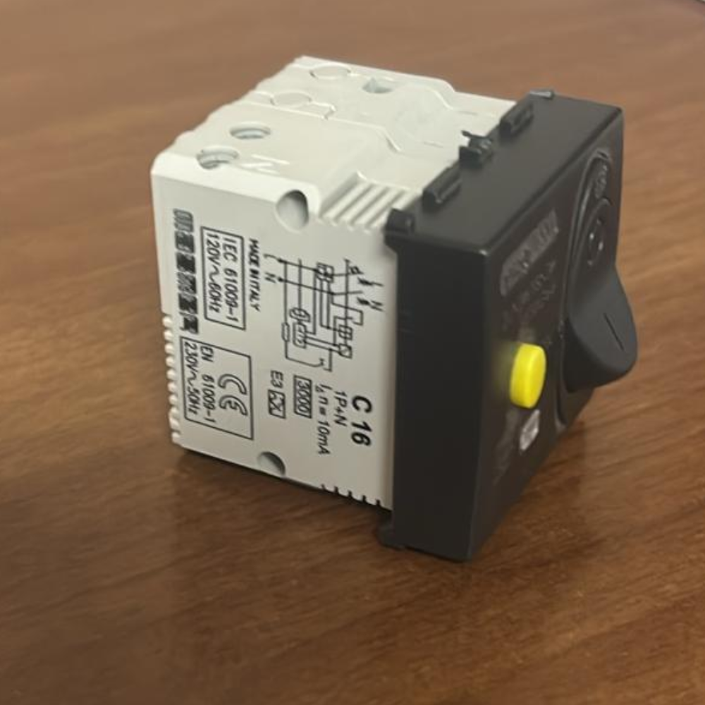 Interruttore automatico magnetotermico differenziale 1p+n 16a master modo