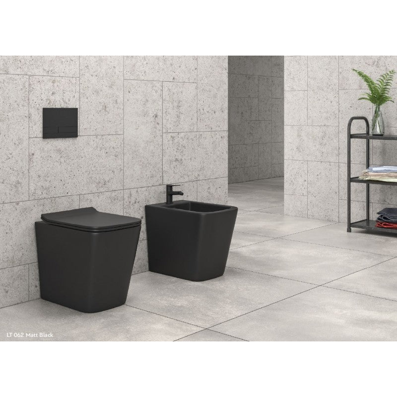 WC da appoggio nero senza bordo Tornado DOUA 52,5x35,5x41 cm con sedile WC