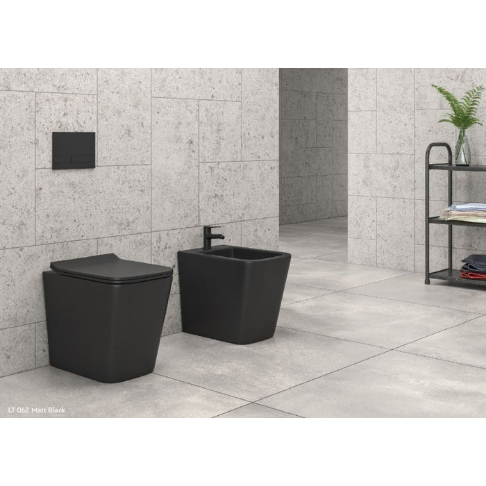 WC da appoggio nero senza bordo Tornado DOUA 52,5x35,5x41 cm con sedile WC