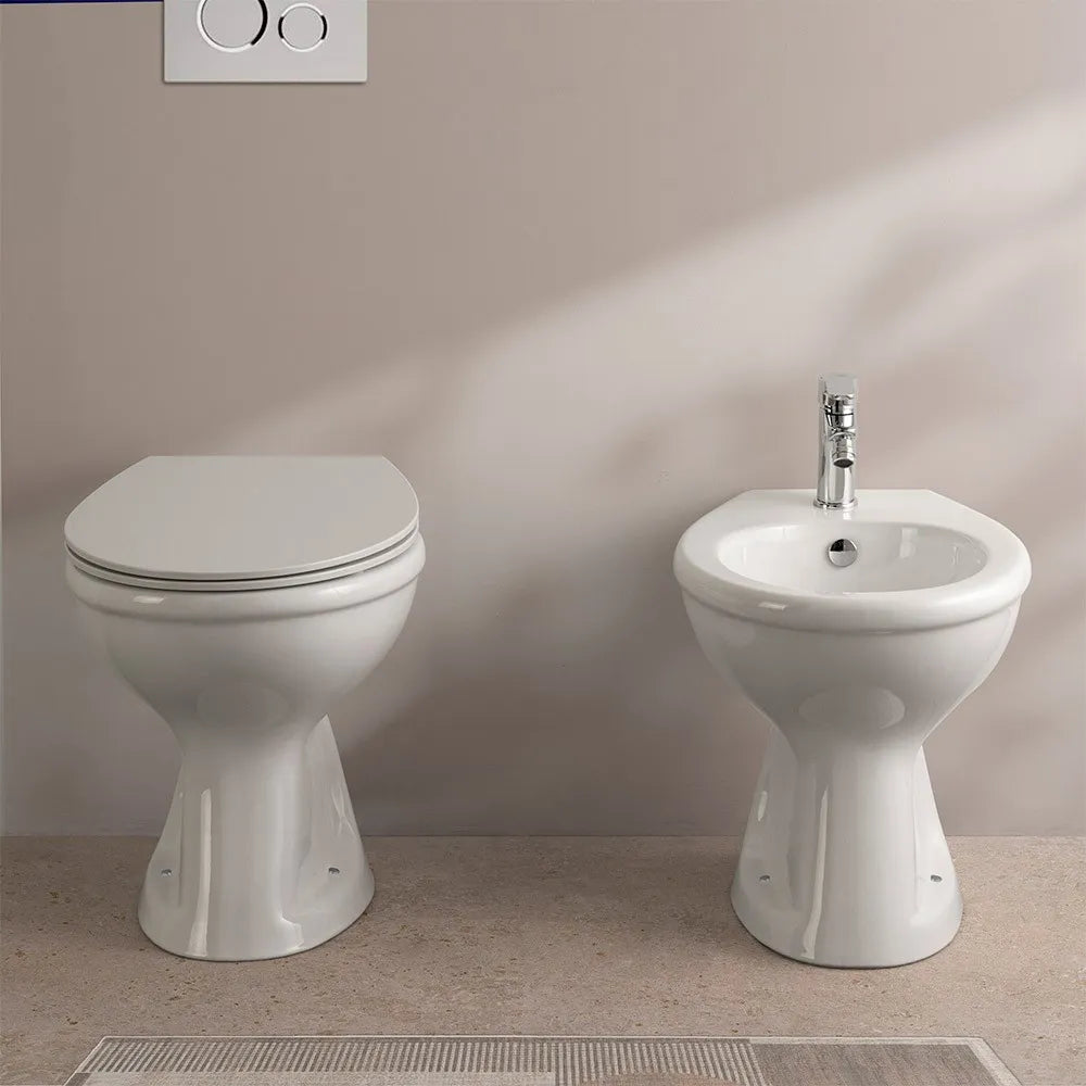 Wc singolo tradizionale in ceramica con scarico a terra linea Zeta