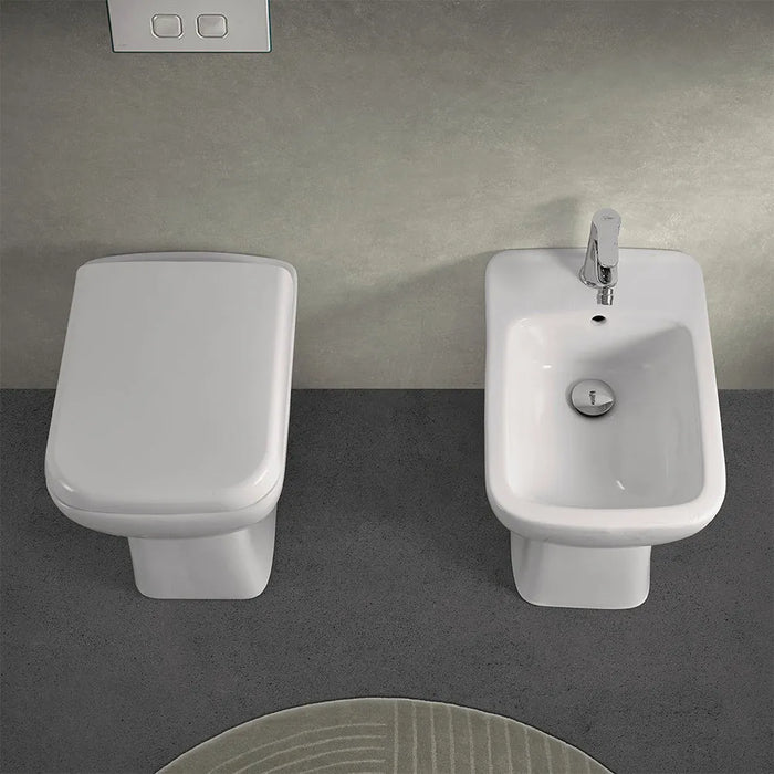Wc tradizionale con scarico a parete in ceramica lucida Ginevra