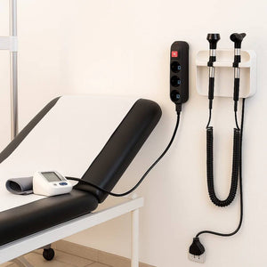 Multipresa ecova 30096 3 posti universali schuko con interruttore luminoso