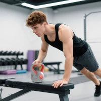 Kettlebell 14kg in PU e Sabbia con Base Piatta e Impugnatura per Stacchi, Squat e Sollevamenti, 26x18x32 cm, Rosso