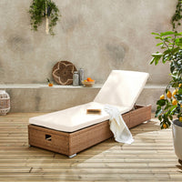 Lettino prendisole in resina intrecciata di poliestere, multi