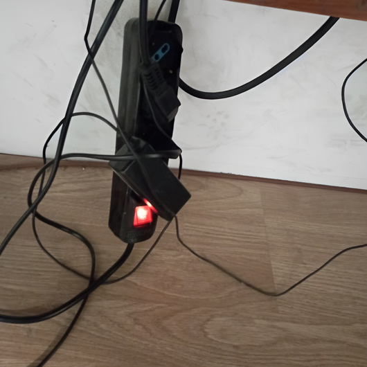 Multipresa 5 posti schuko con interrutore spina 16a colore nero