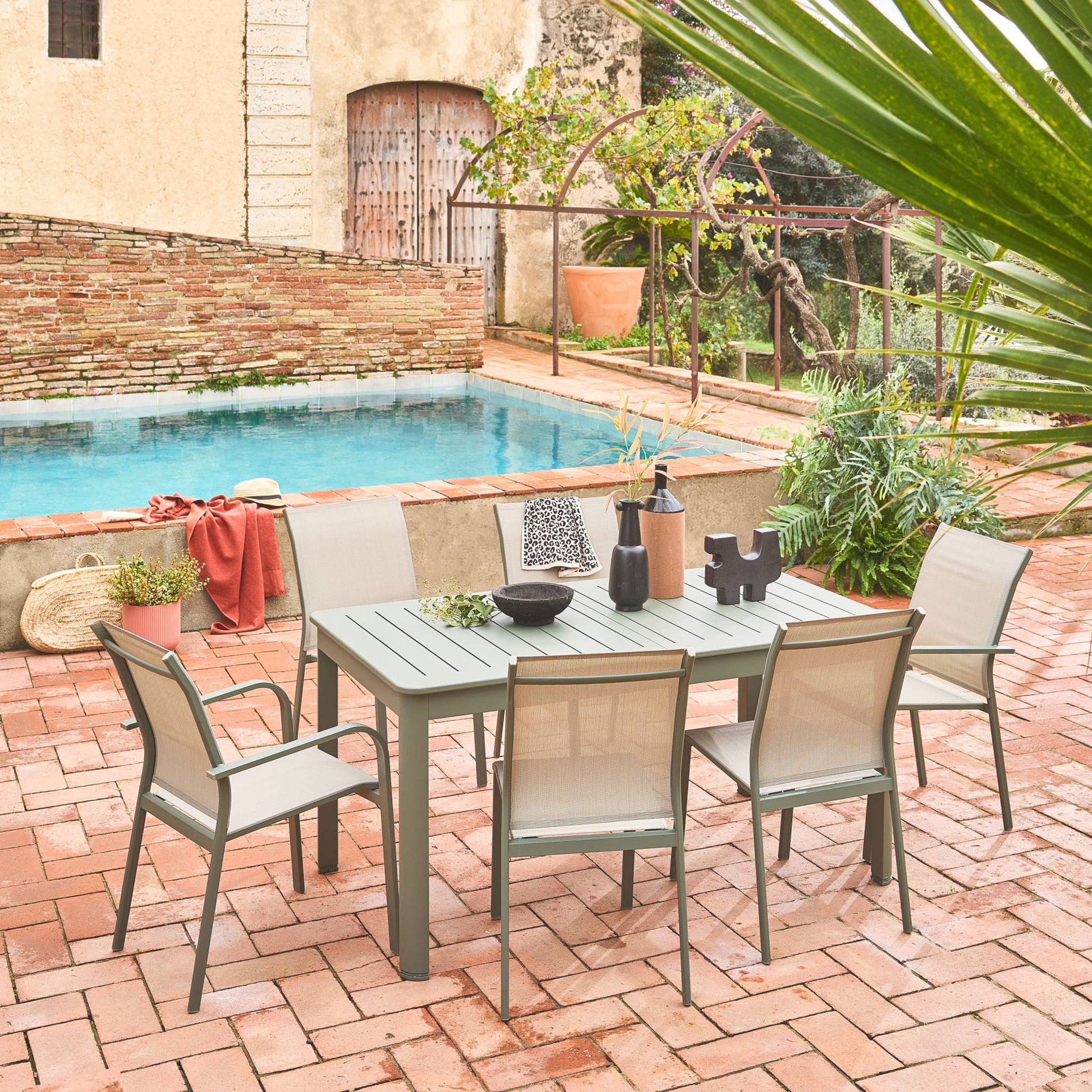 Tavolo da giardino allungabile in alluminio con 4 sedie e 2 poltrone,