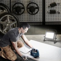 Faretto LED da Lavoro da 6500K con Testa Girevole e Supporto Regolabile, in Alluminio e Metallo, 35x20x32 cm, Nero