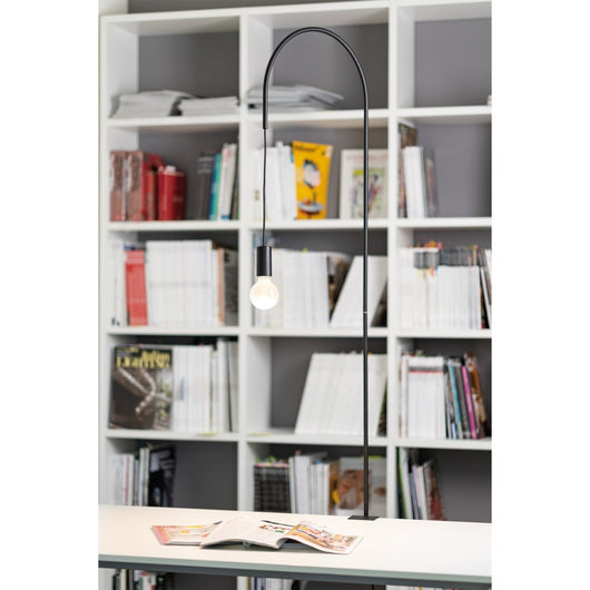 Zafferano - Lampada da Tavolo Filo con morsetto, Orientabile 200°, H152 cm, Metallo Verniciato Lampadina E27 max 60W inclusa - Rossa