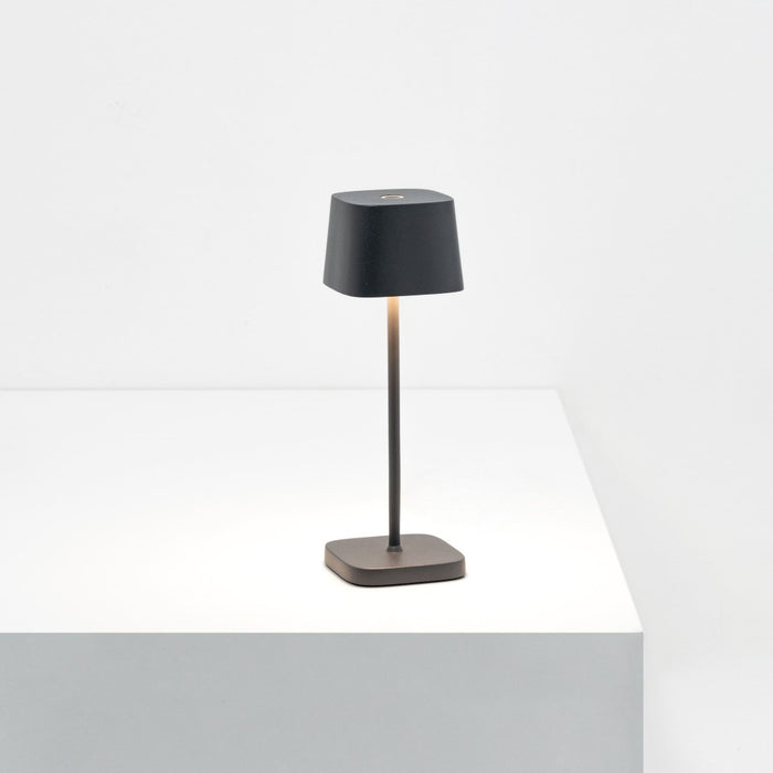 Zafferano OFELIA PRO MICRO Lampada a led da tavolo Corten ricaricabile e dimmerabile