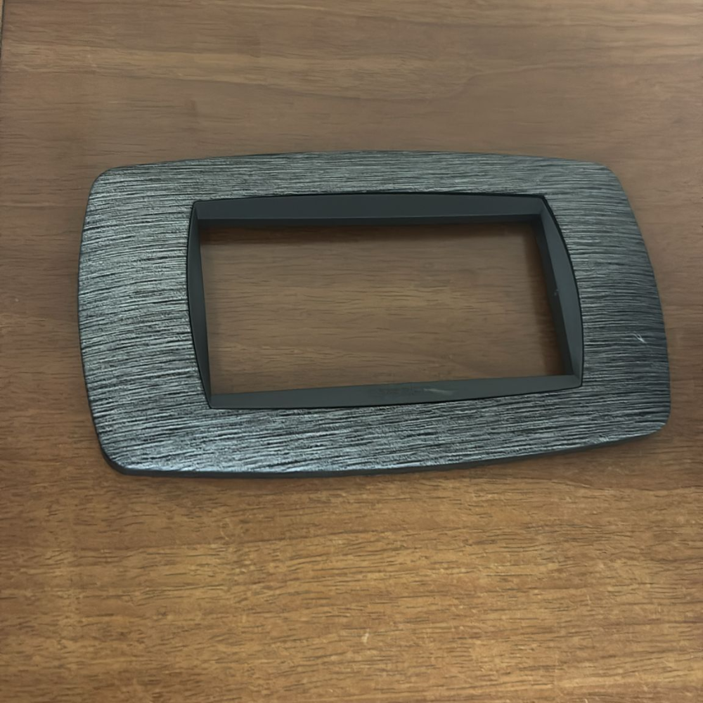 Master modo placca satinato grigio compatibili con supporti master modo *** numero posti 4 posti, confezione 1